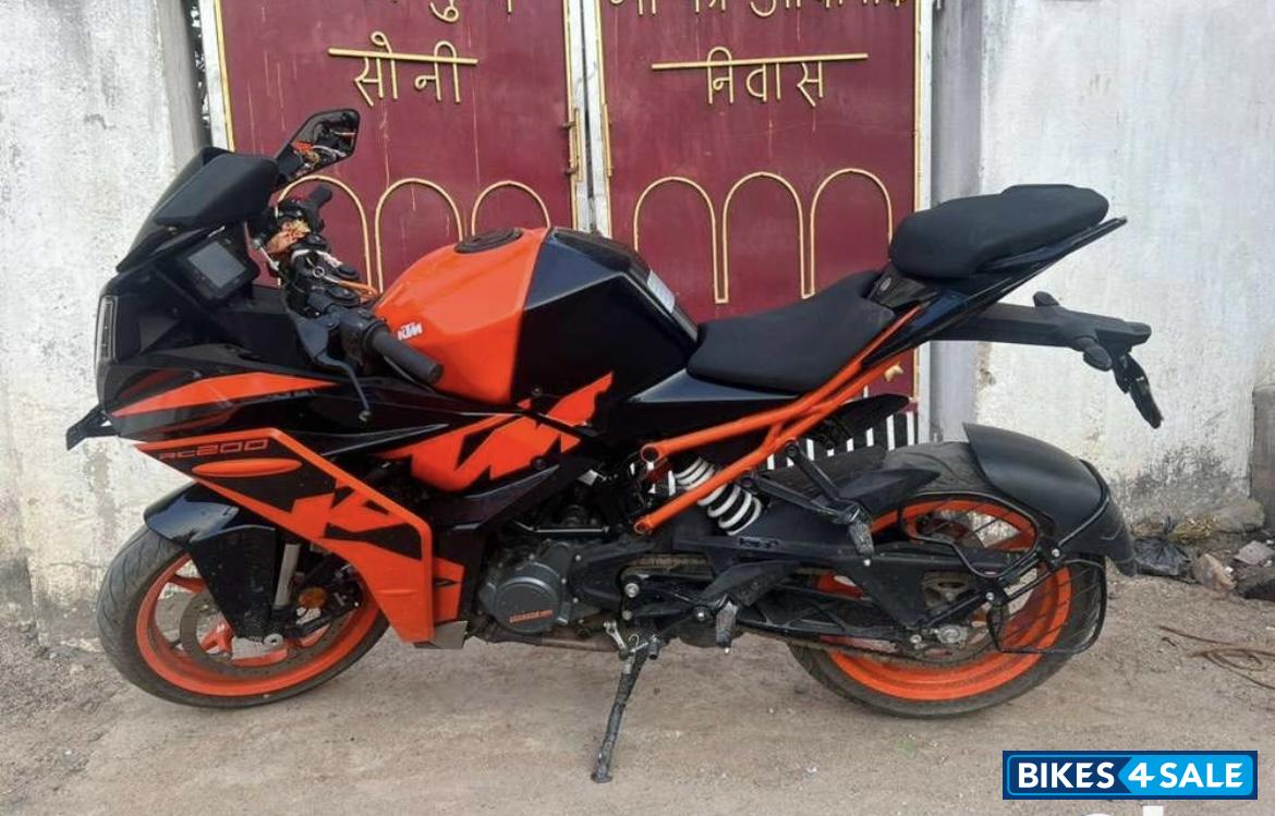 KTM RC 200 2022