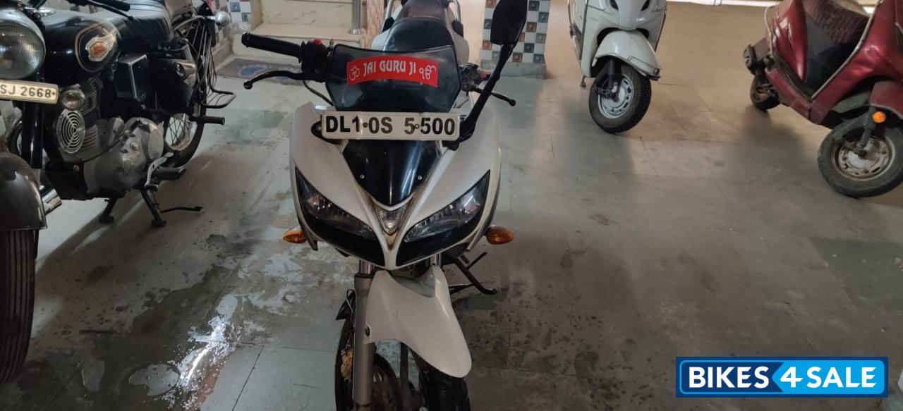 White Yamaha Fazer FZ16ST