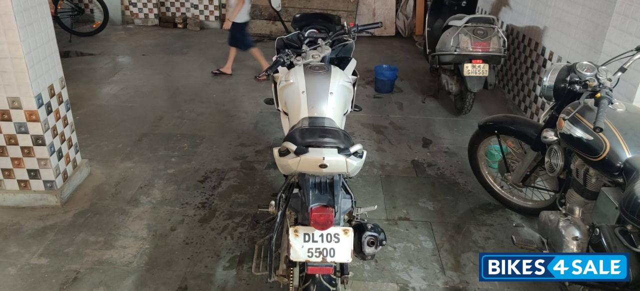 White Yamaha Fazer FZ16ST