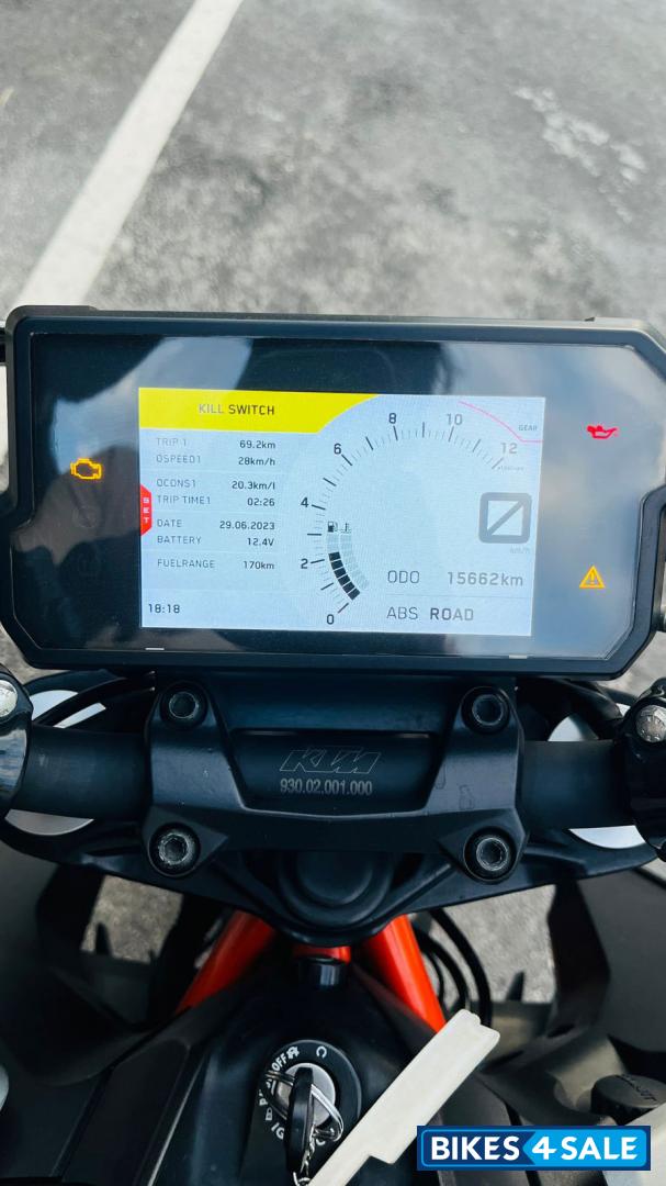 Silver Metallic KTM Duke 390 BS6