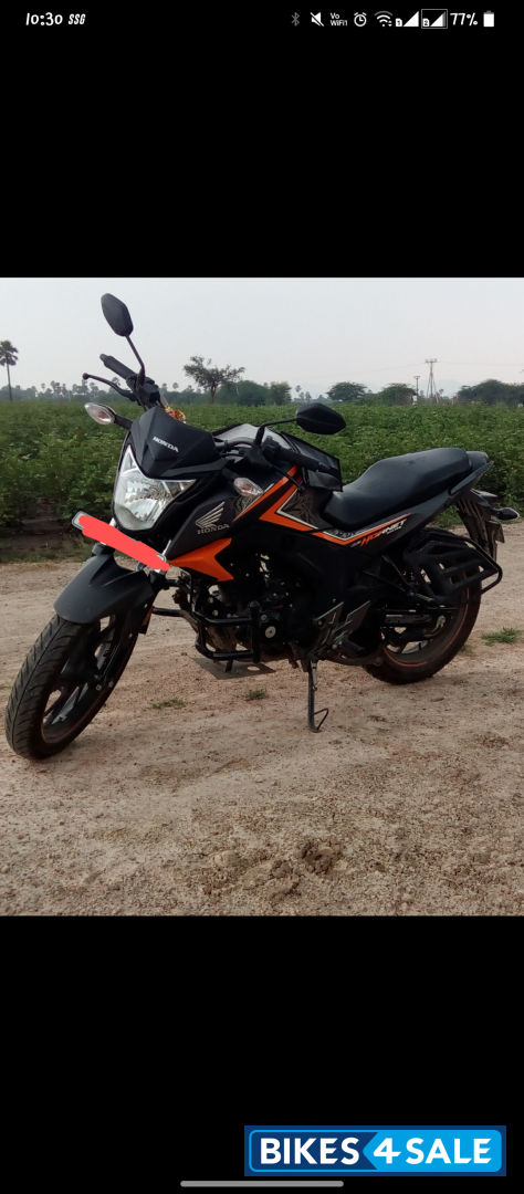 Orange Honda CB Hornet 160R ABS