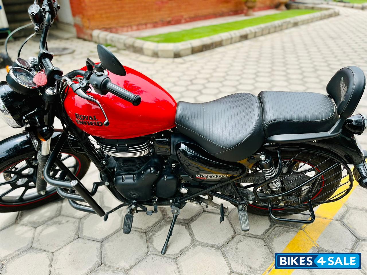 Royal Enfield Meteor 350 Fireball