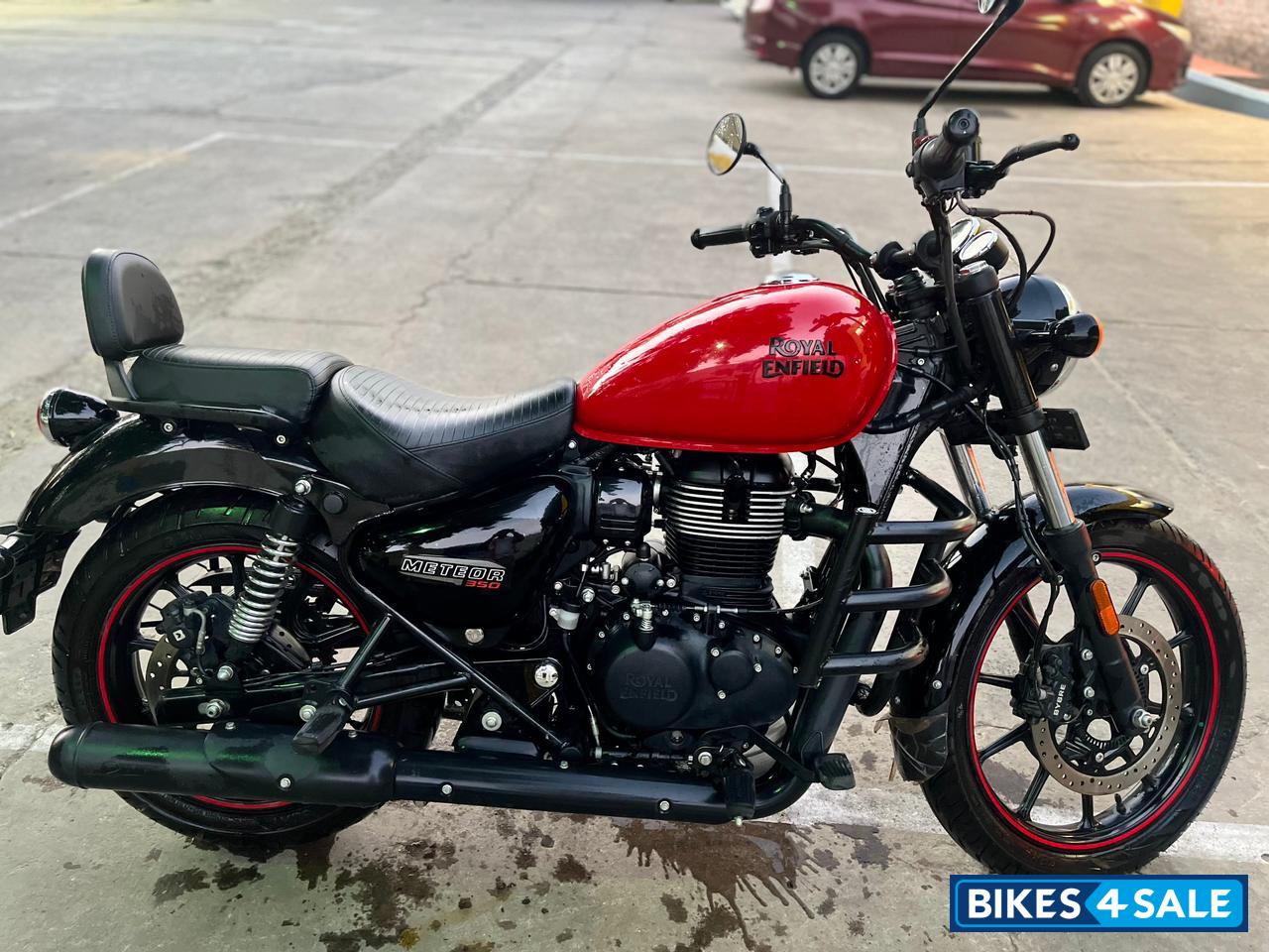 Royal Enfield Meteor 350 Fireball