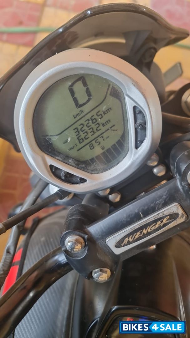 Bajaj Avenger Street 220