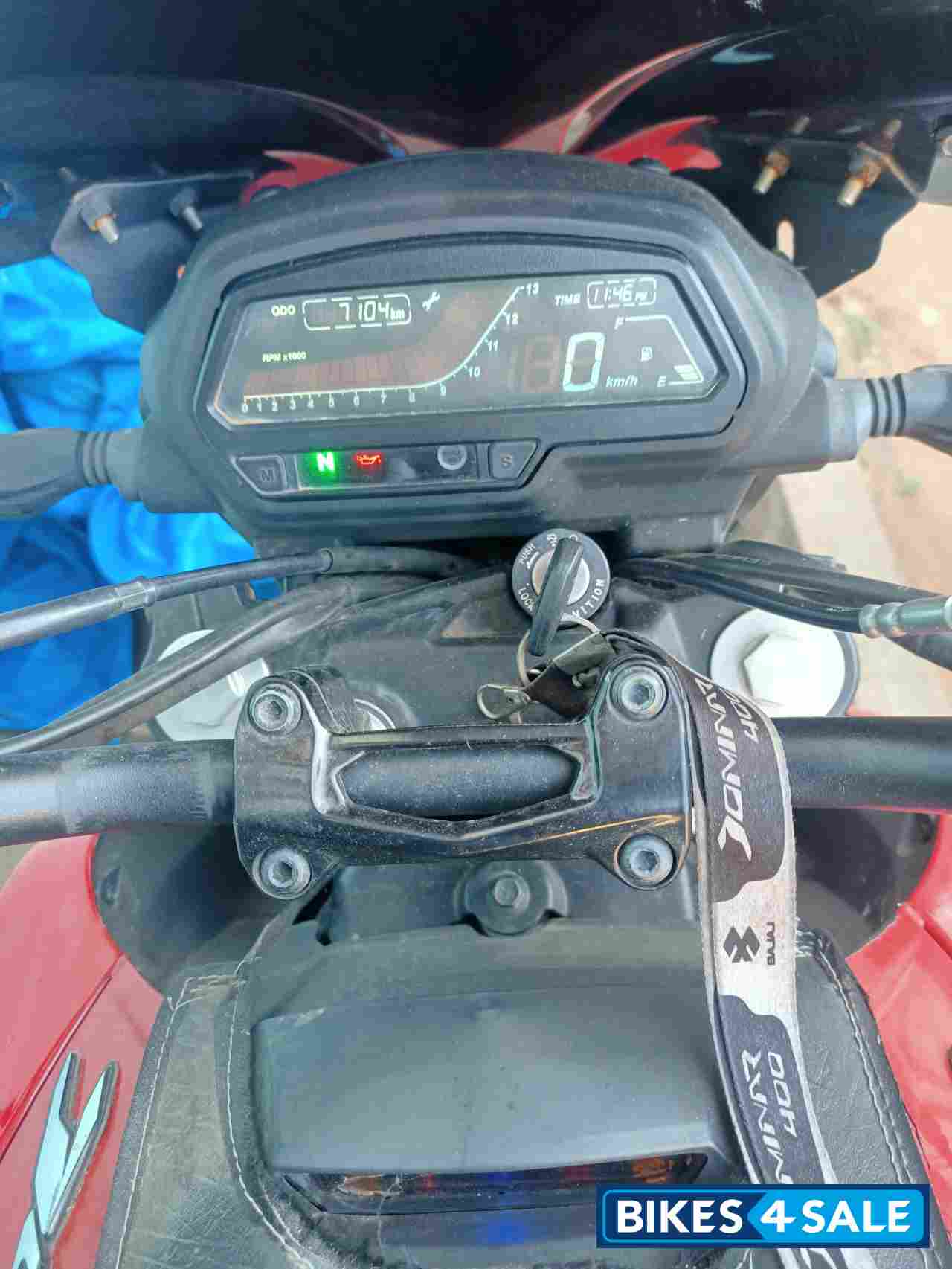 Canyon Red Bajaj Dominar 250