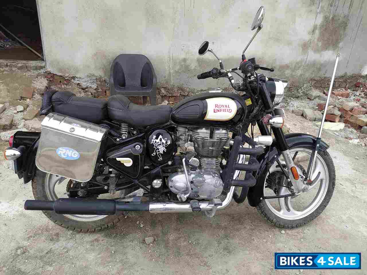 Black Royal Enfield Classic 350 2021