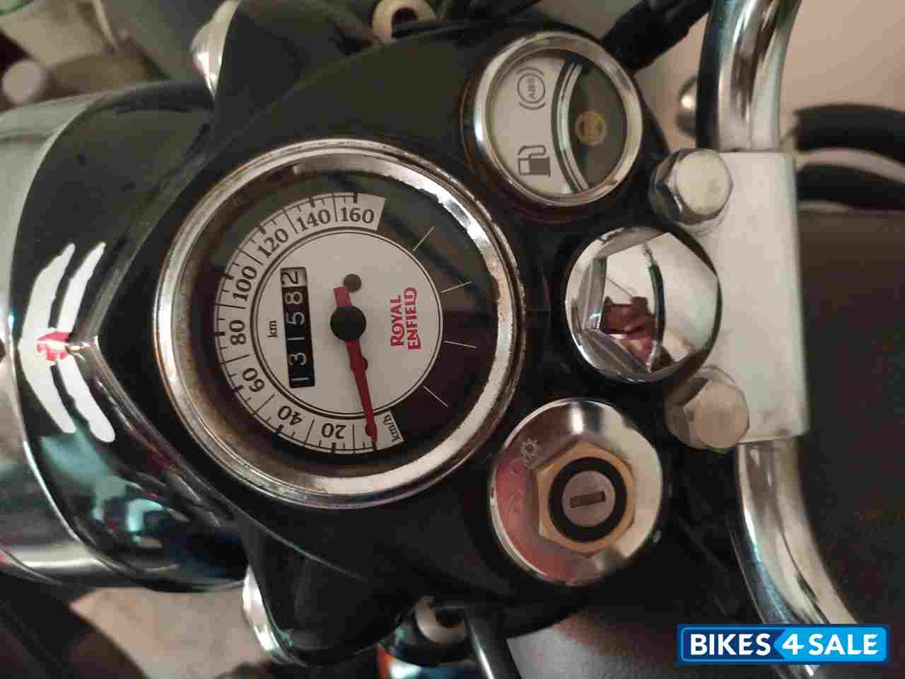 Black Royal Enfield Classic 350 2021