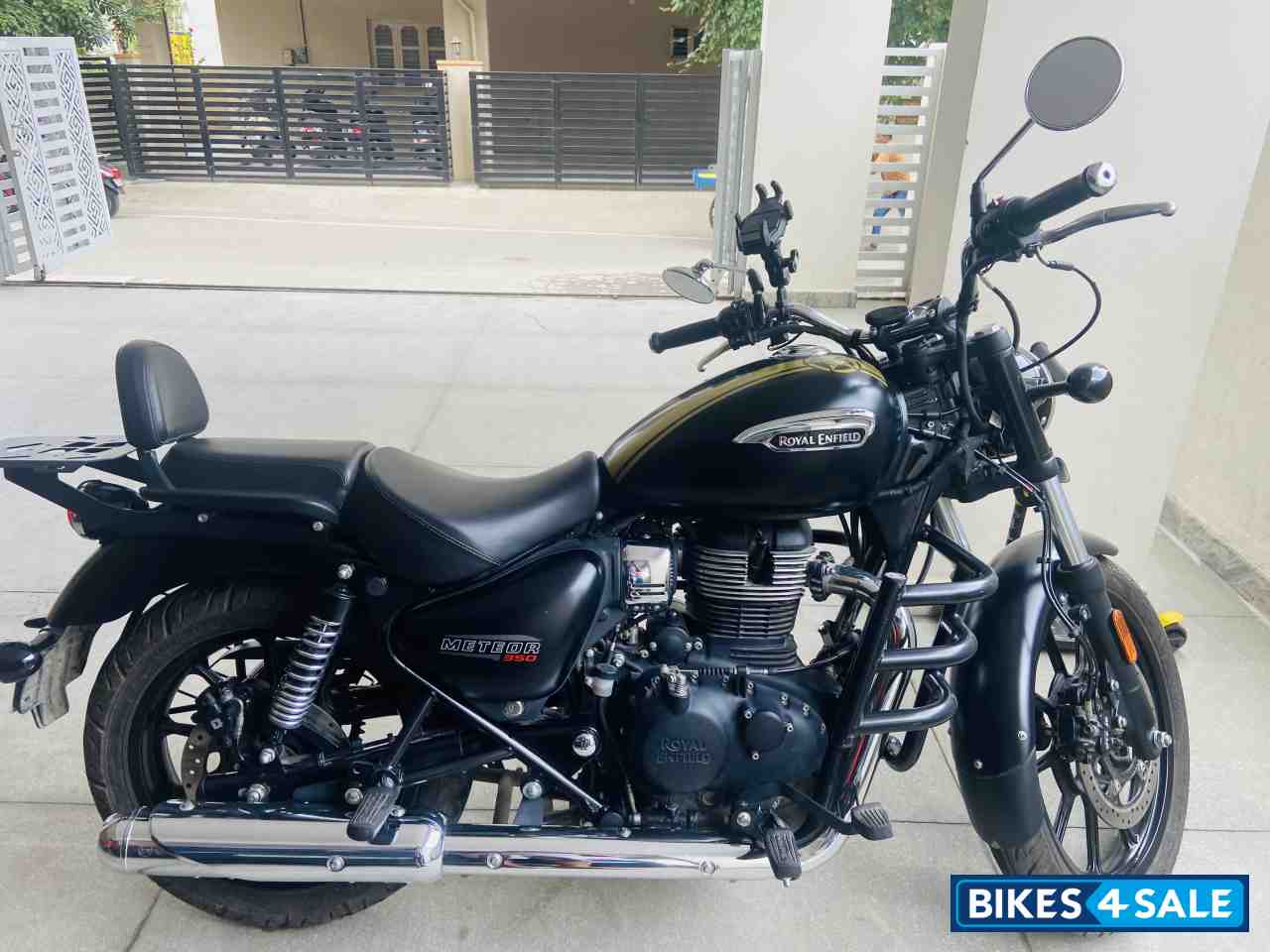 Stellar Black Royal Enfield Meteor 350 Stellar Stellar Black Royal Enfield Meteor 350 Stellar