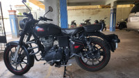 Stealth Black Royal Enfield Classic 350 BS VI