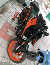Black Electronic Orange KTM Duke 200 2020