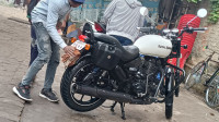 White Royal Enfield Thunderbird X 350