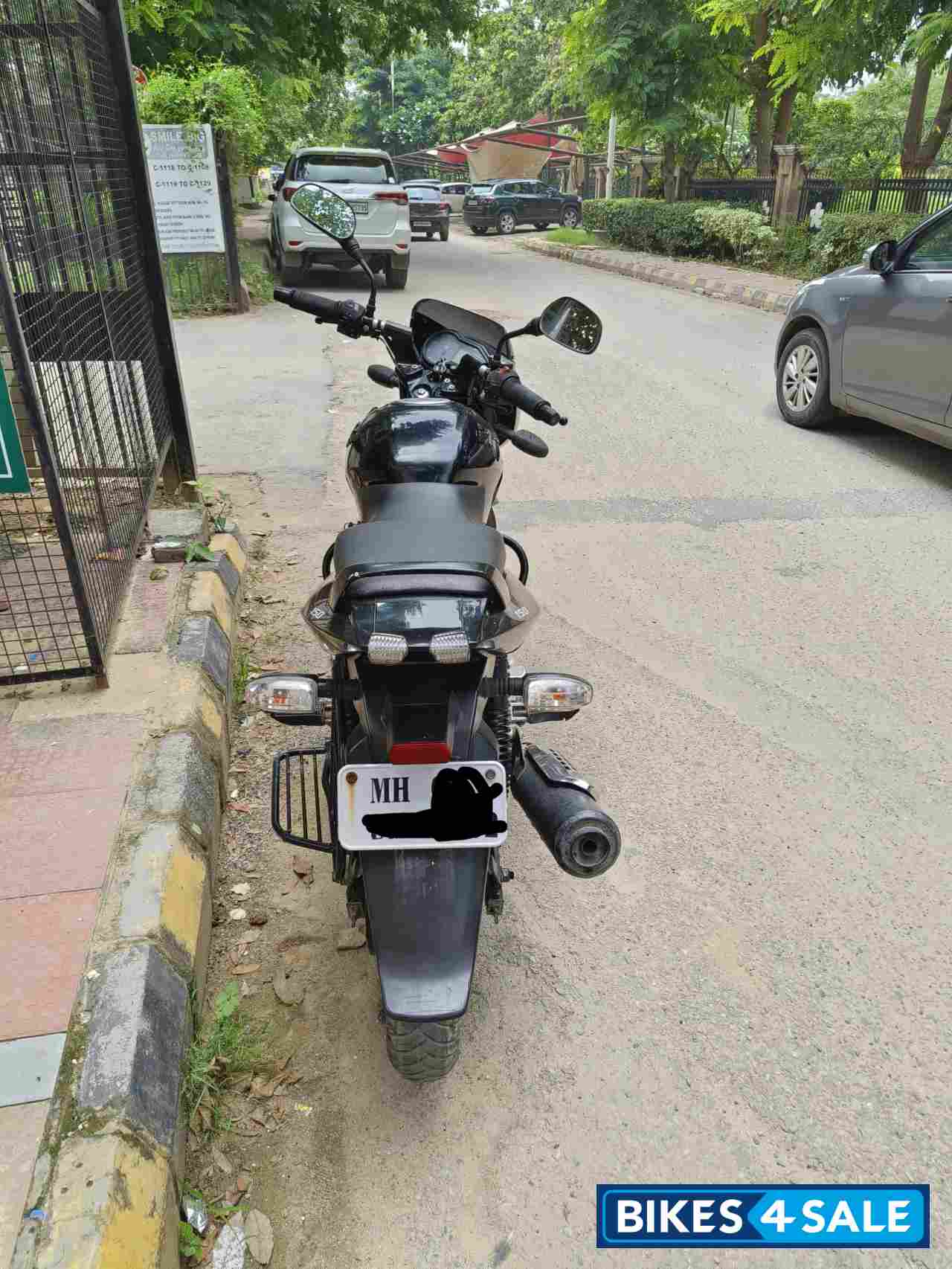 Black Bajaj Pulsar 150 DTSi