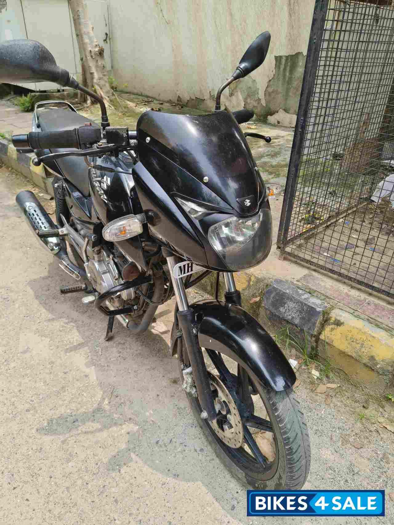 Black Bajaj Pulsar 150 DTSi