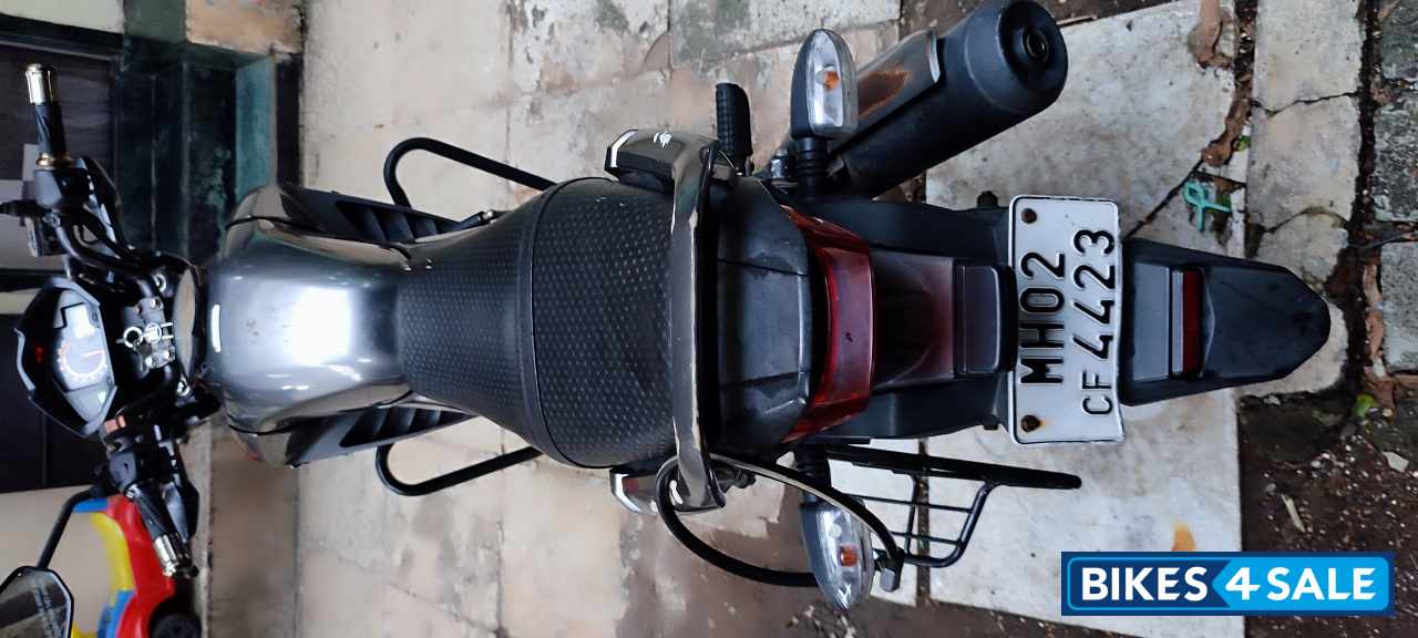 Metalic Silver Honda  CB Unicorn Dazzler