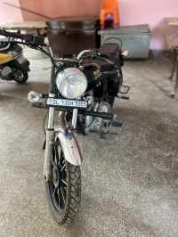 Black Royal Enfield Bullet Electra Twinspark