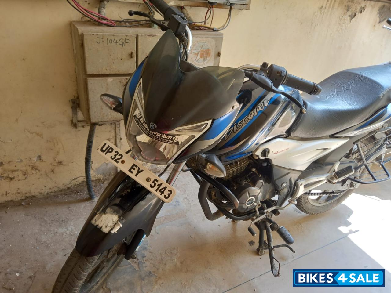 Black Bajaj Discover 125 ST