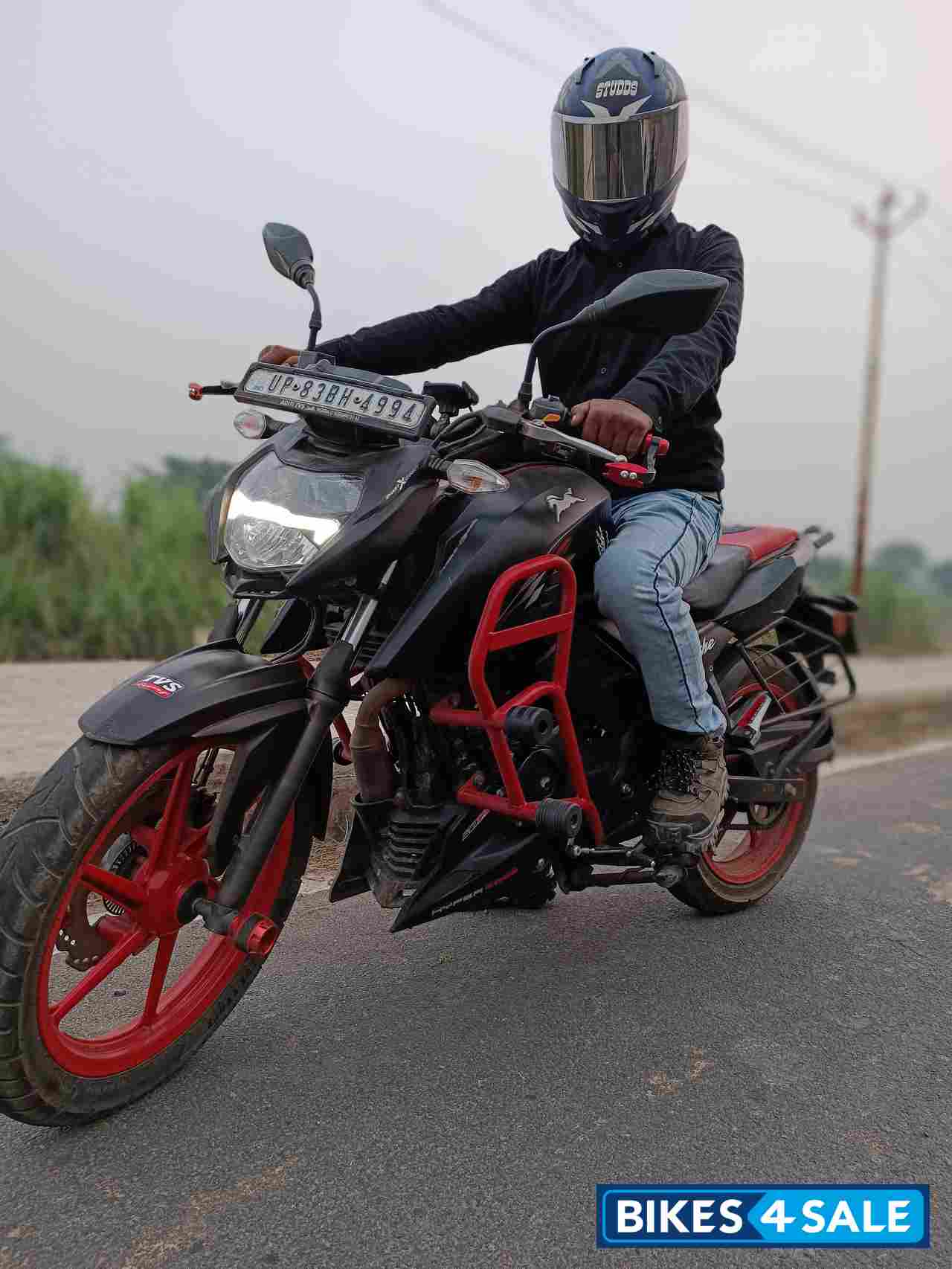 Black And Red TVS Apache RTR 160 4V Special Edition