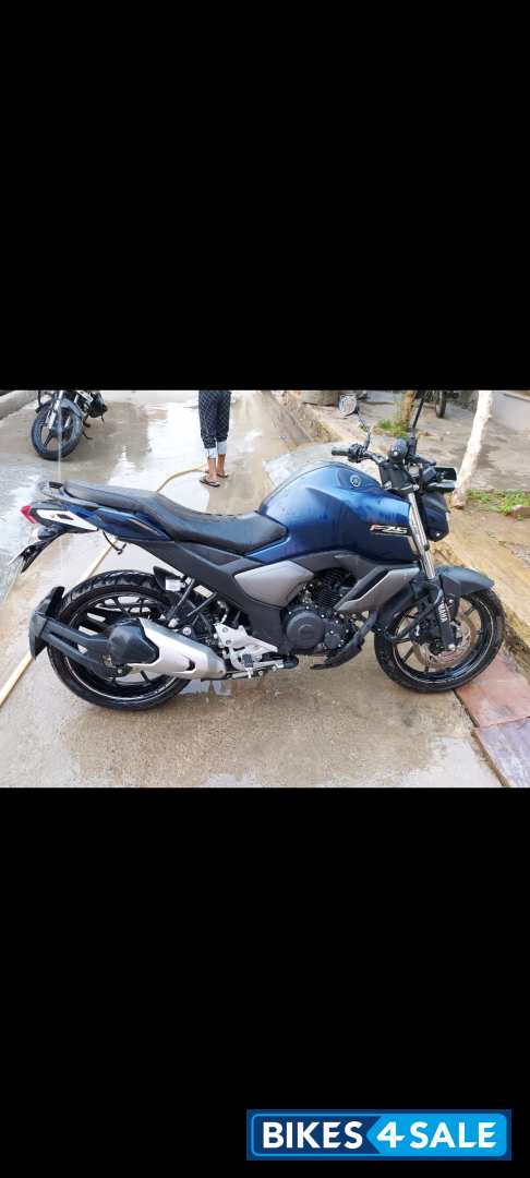 Blue Yamaha FZ-S FI V3