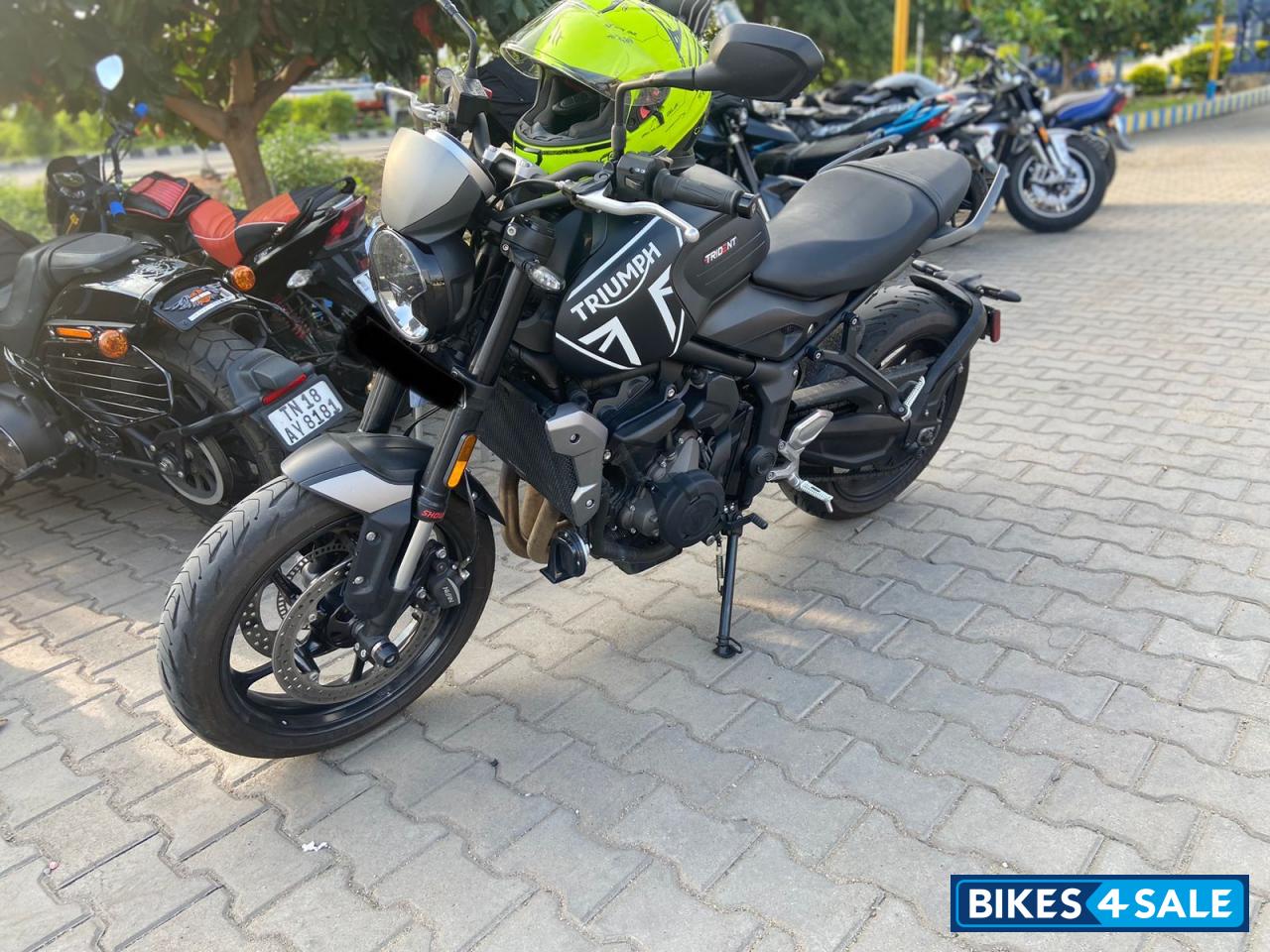 Matt Black Triumph Trident 660