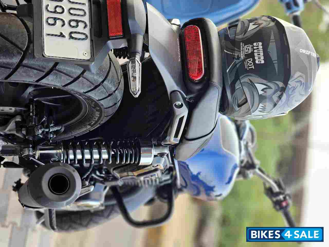 Athletic Blue Metallic Colour Honda CB350RS