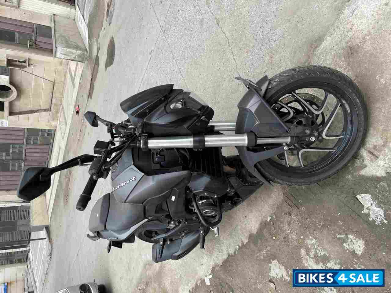 Vine Black Bajaj Dominar 400 ABS BS6