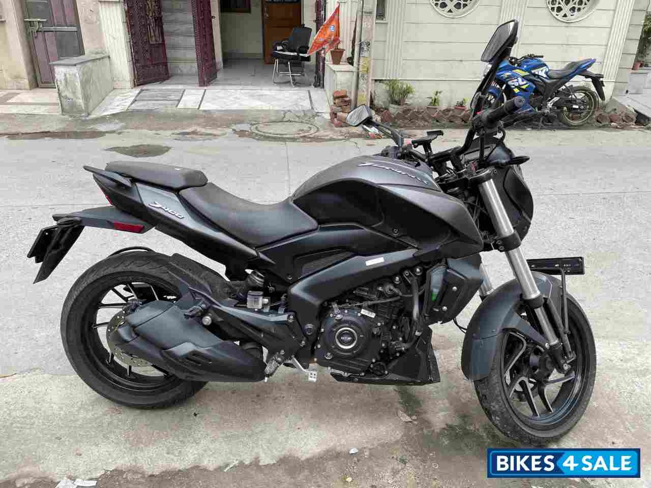 Vine Black Bajaj Dominar 400 ABS BS6