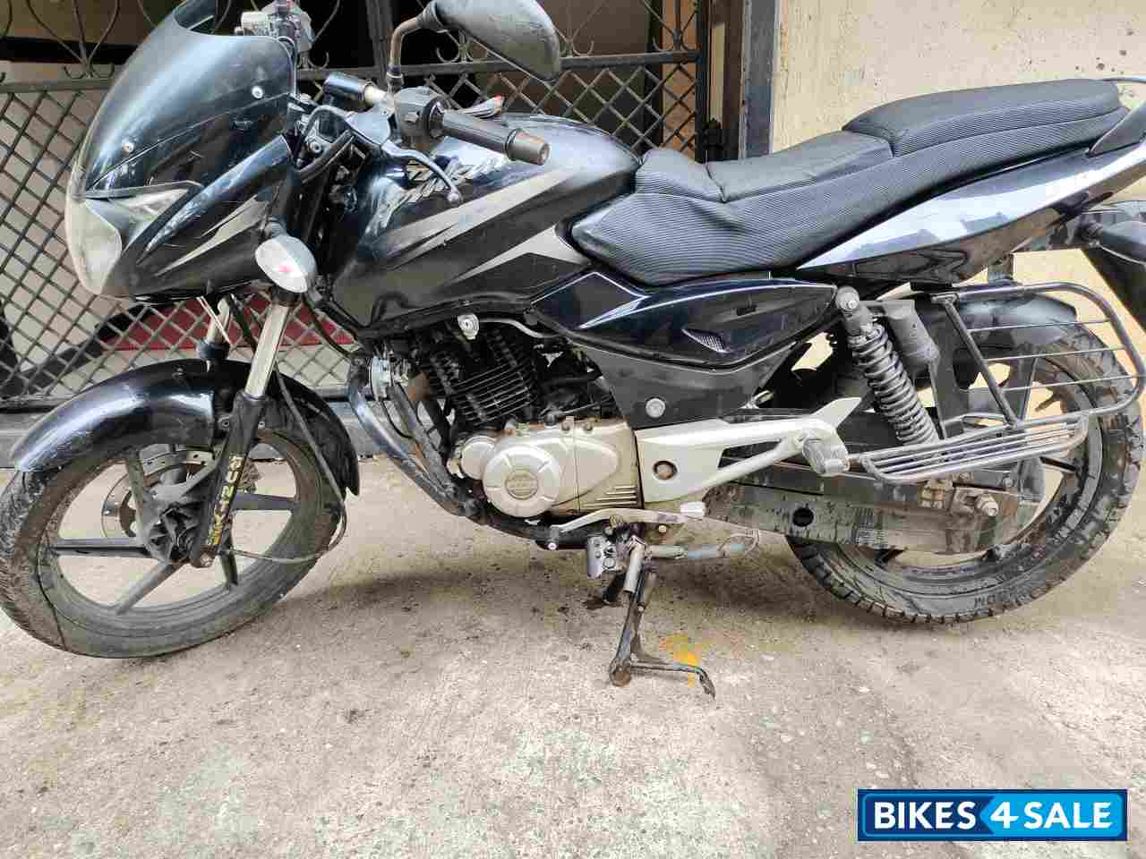 Black Bajaj Pulsar 150 DTSi