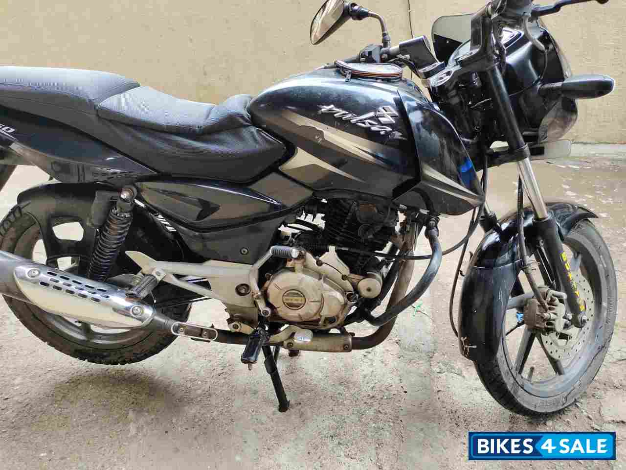 Black Bajaj Pulsar 150 DTSi