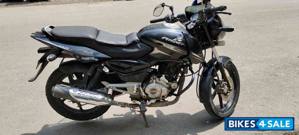 Black Bajaj Pulsar 150 DTSi