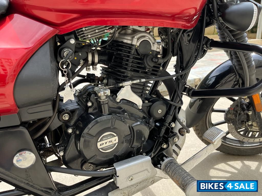 Red Bajaj Avenger Street 160 BS6