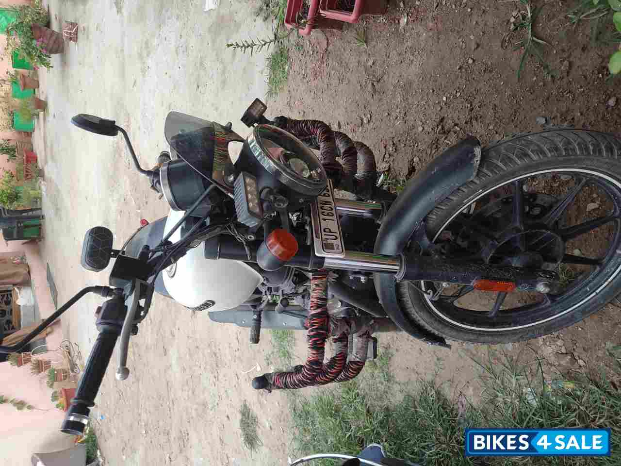 White Royal Enfield Thunderbird X 350