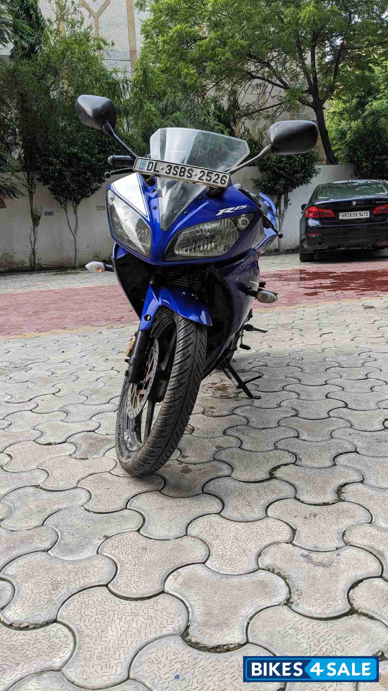 Blue Yamaha YZF R15 Blue Yamaha YZF R15