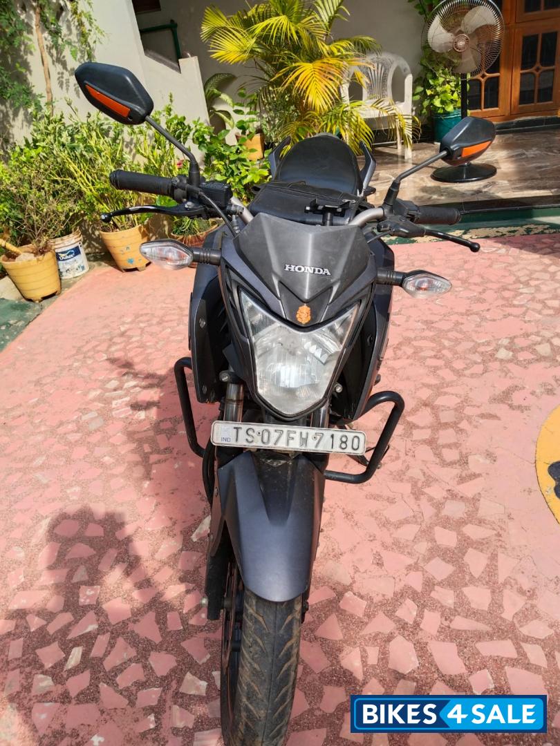 Black And Orange Metallic Oill Honda CB Hornet 160R