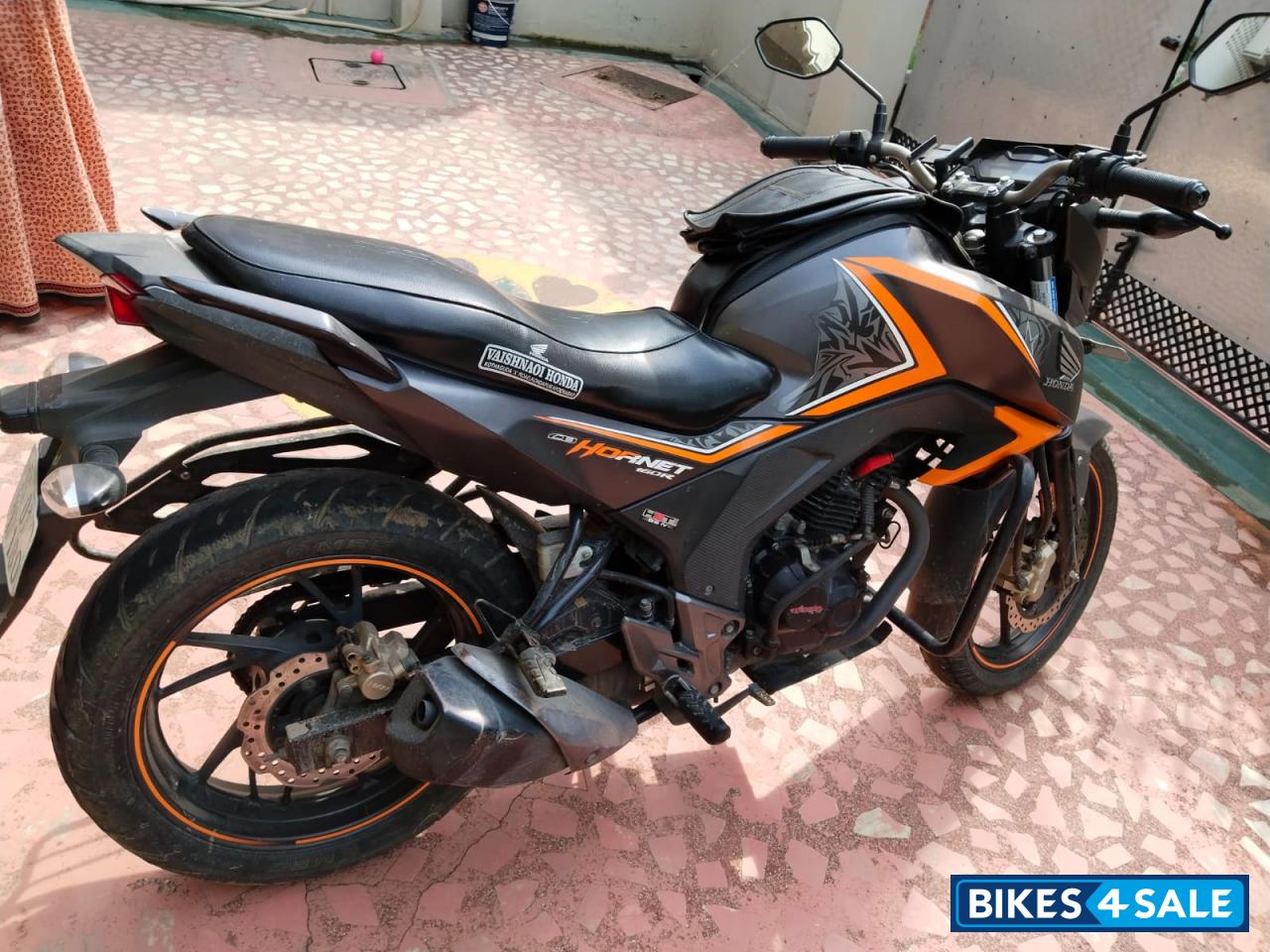 Black And Orange Metallic Oill Honda CB Hornet 160R