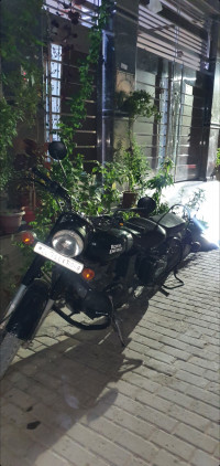 Black Royal Enfield Classic 500
