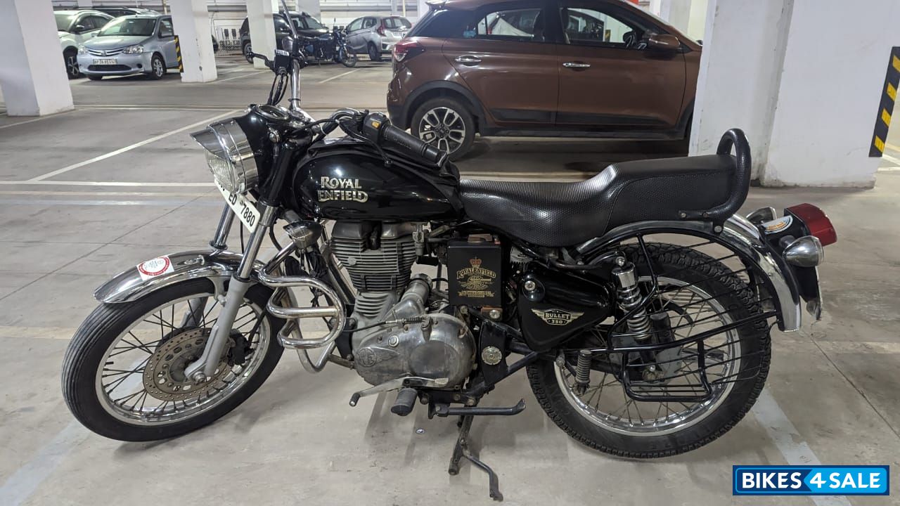 Black Royal Enfield Bullet Electra