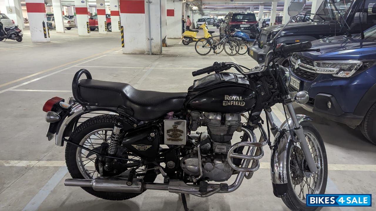 Black Royal Enfield Bullet Electra