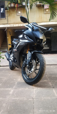 Yamaha R15 V4