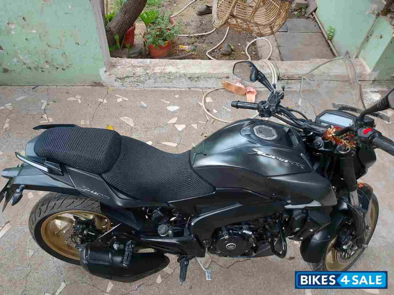 Matte Black Bajaj Dominar 400 ABS BS6