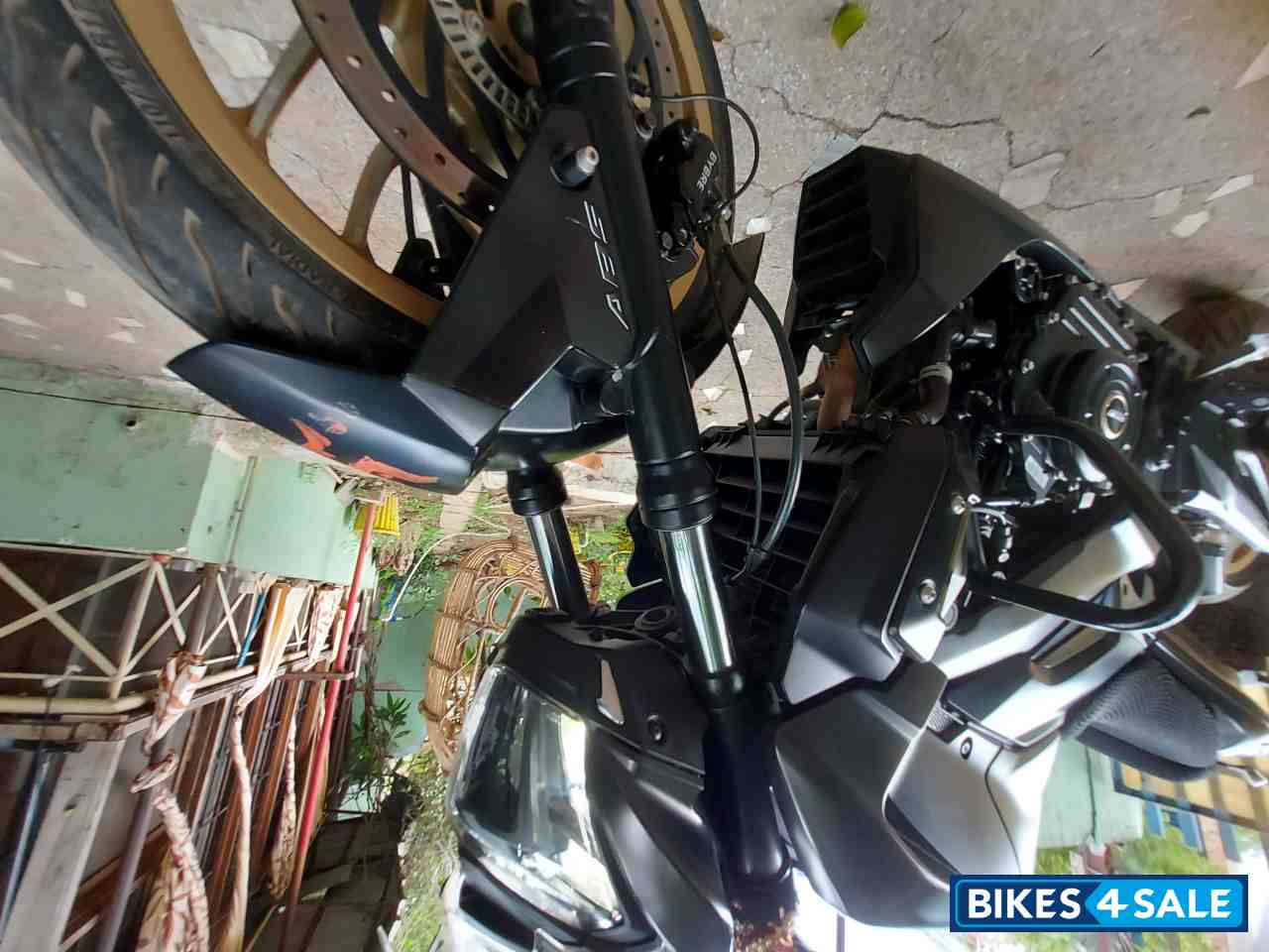 Matte Black Bajaj Dominar 400 ABS BS6