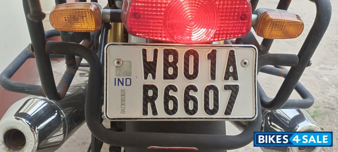 Black Royal Enfield Interceptor 650 Twin