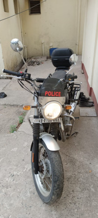 Black Royal Enfield Interceptor 650 Twin