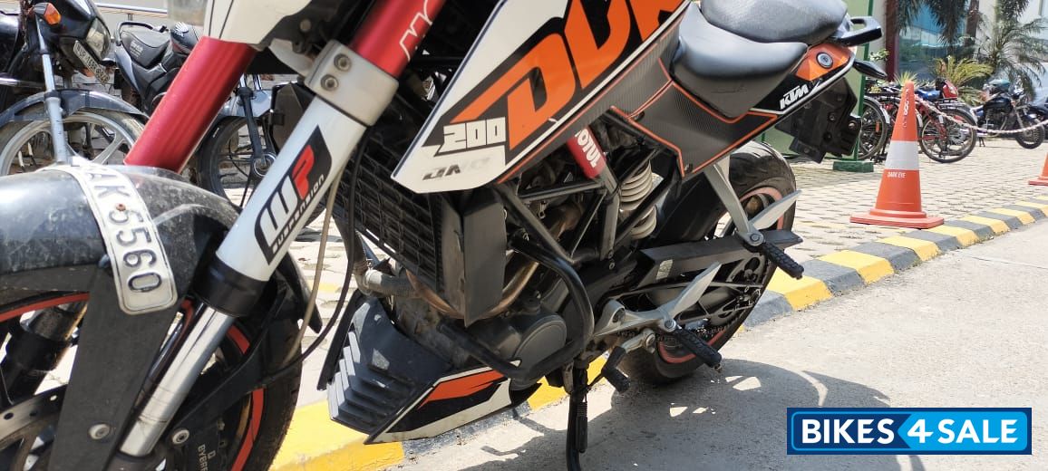 White KTM Duke 200