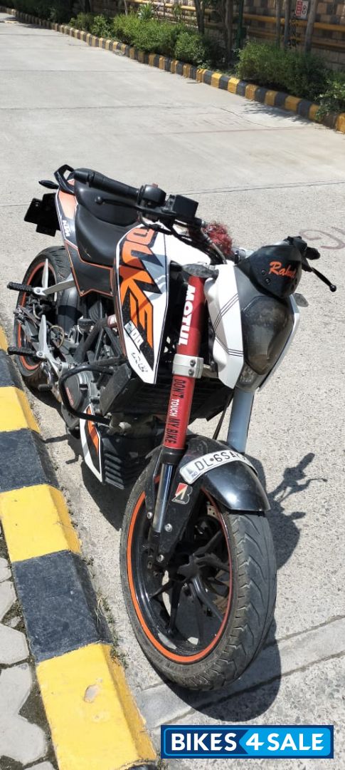 White KTM Duke 200
