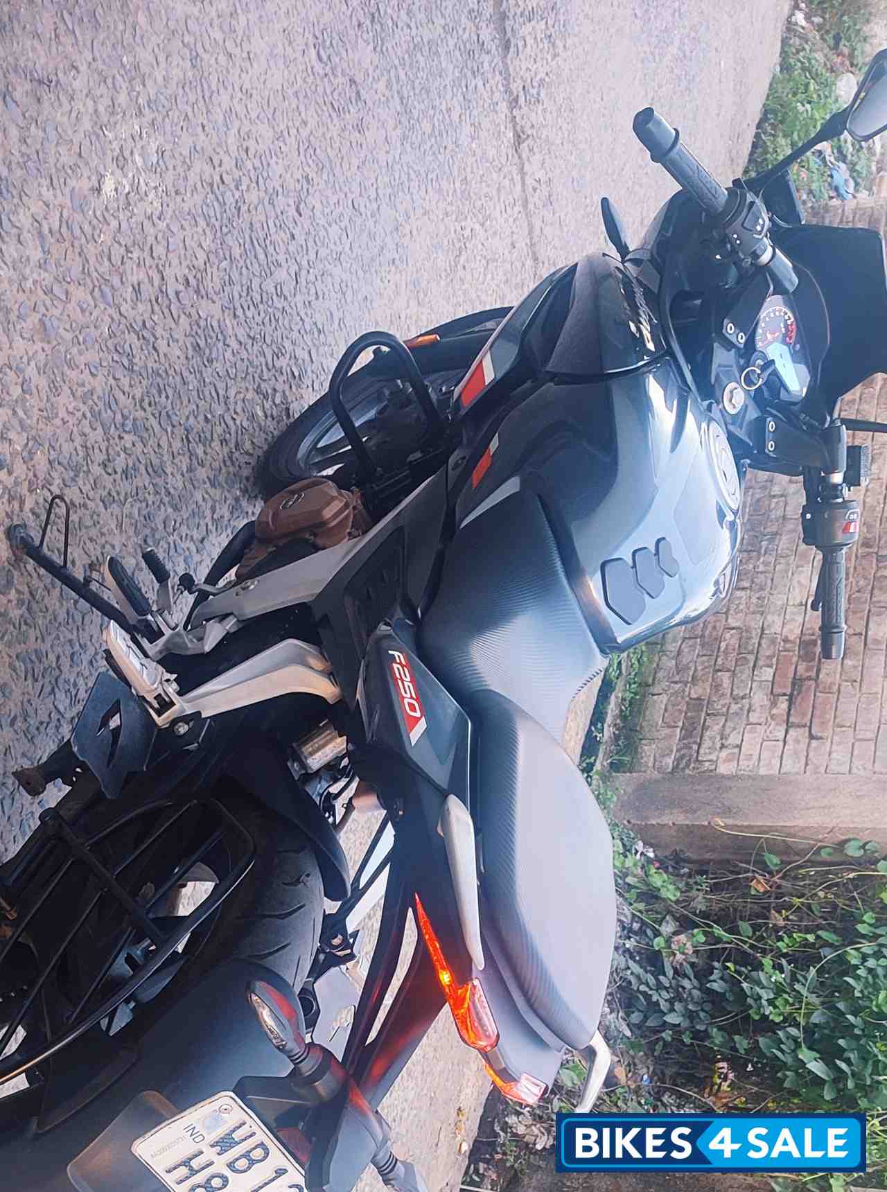 Techno Grey Bajaj Pulsar F250 Techno Grey Bajaj Pulsar F250
