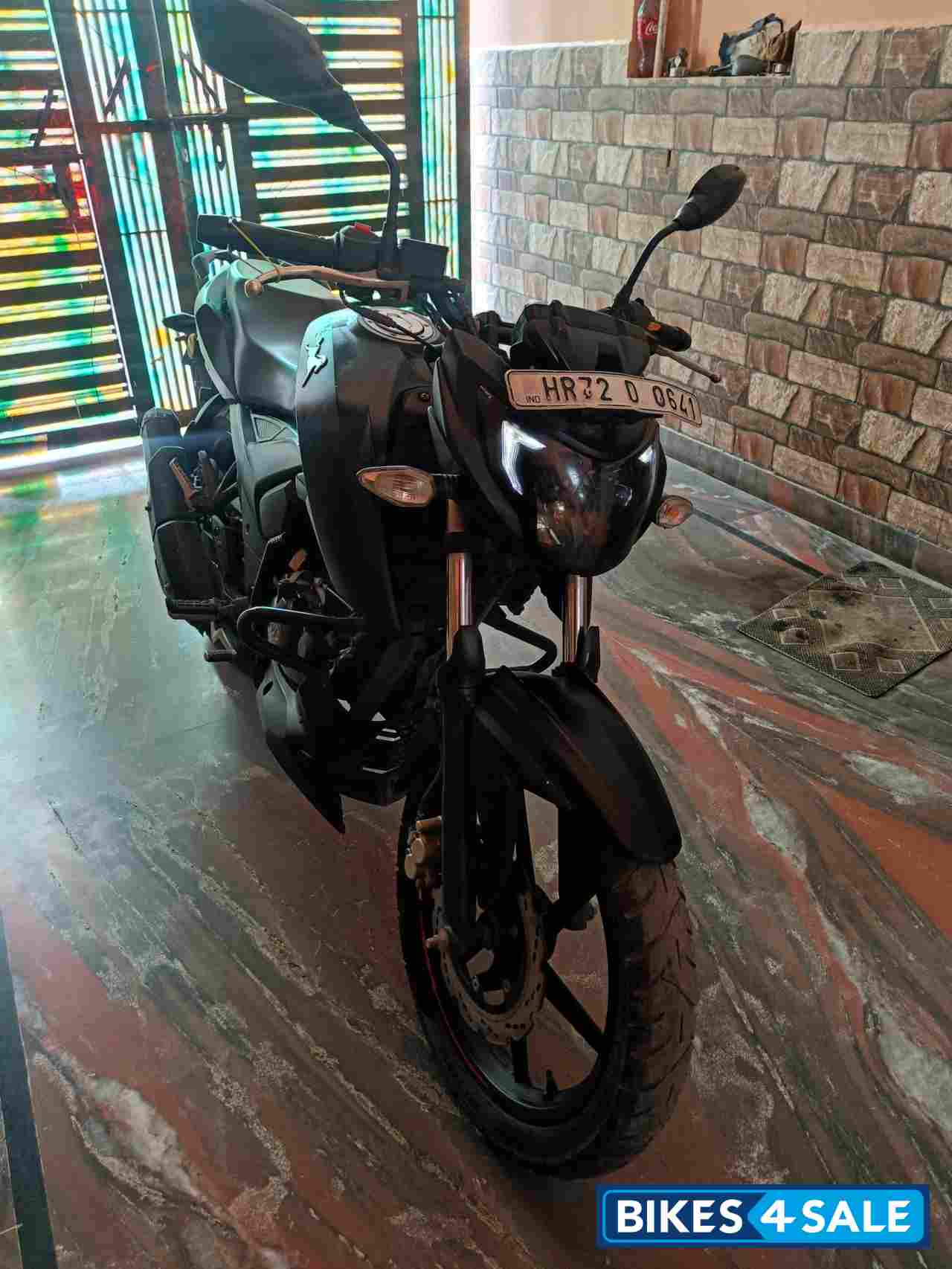 Black TVS Apache RTR 160 4V