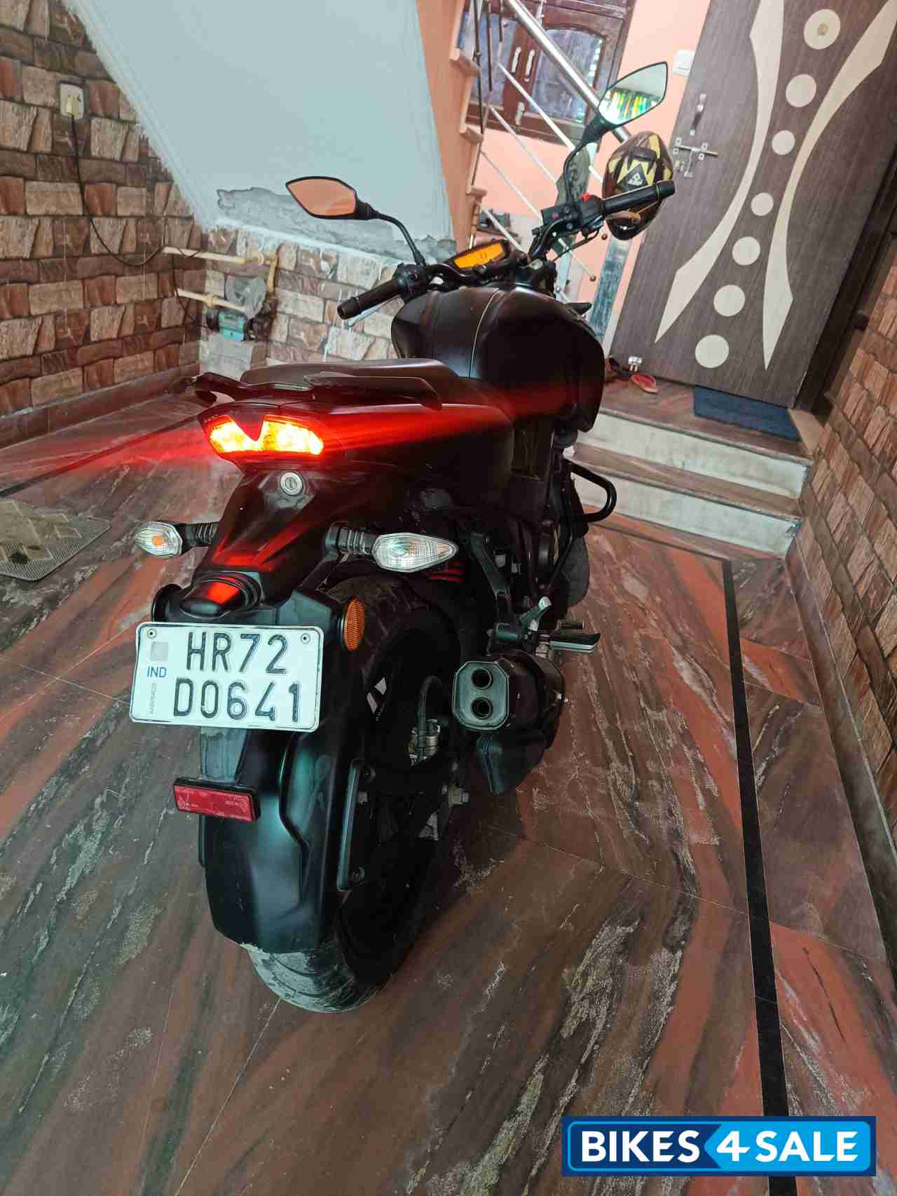 Black TVS Apache RTR 160 4V