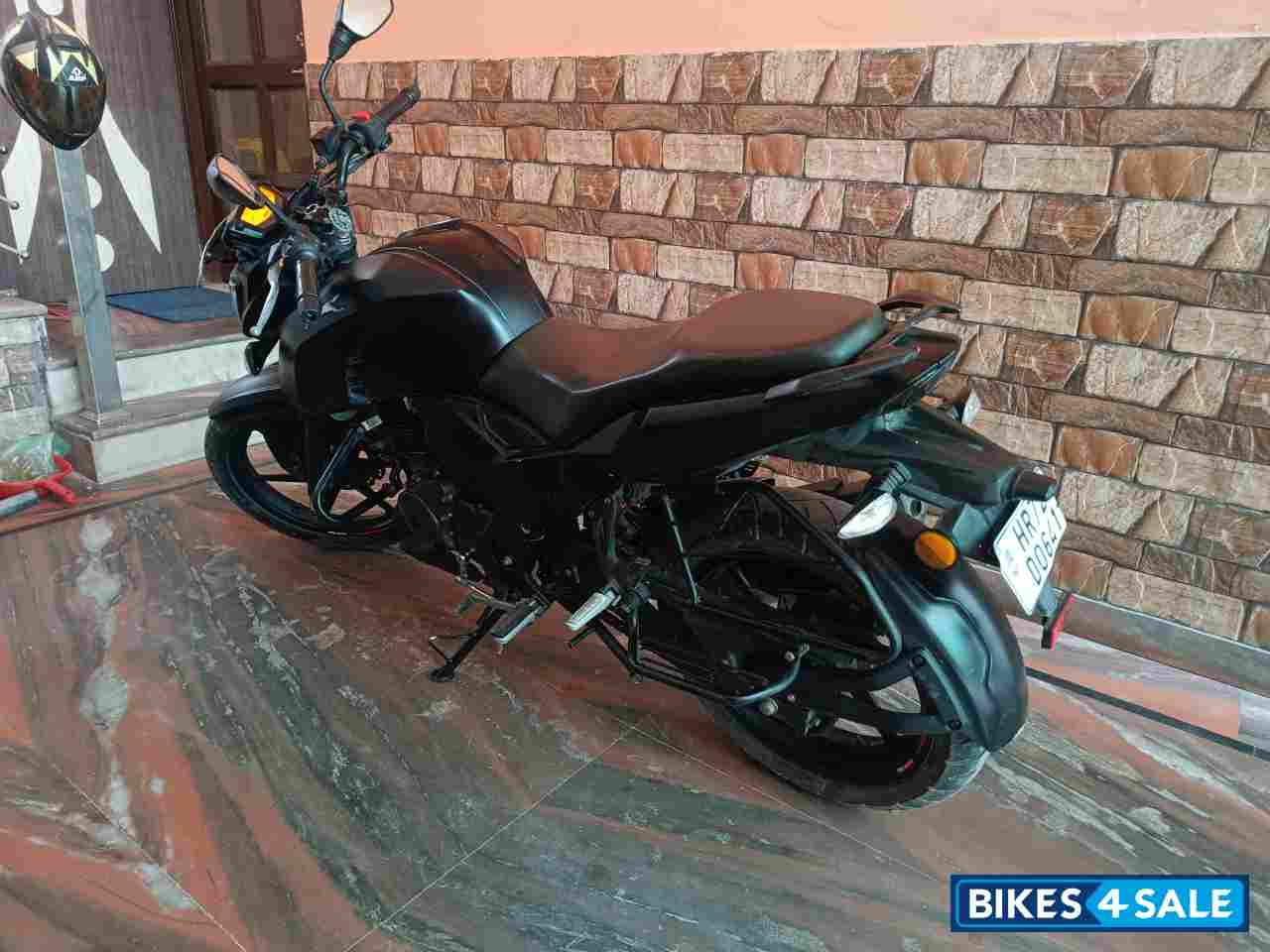 Black TVS Apache RTR 160 4V