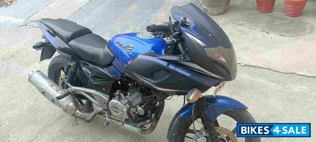 Black,blue Bajaj Pulsar 220 DTSi