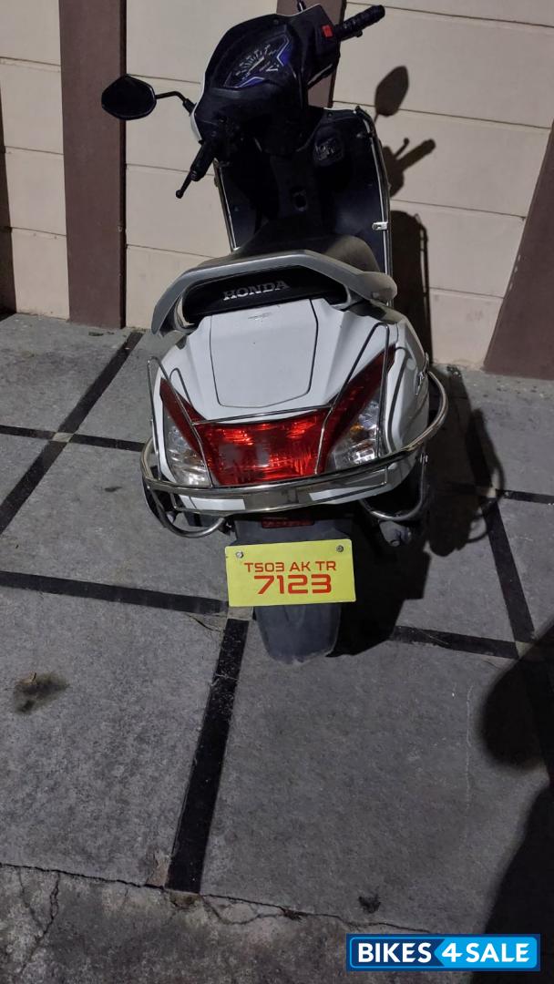 White Honda Activa 6G Std